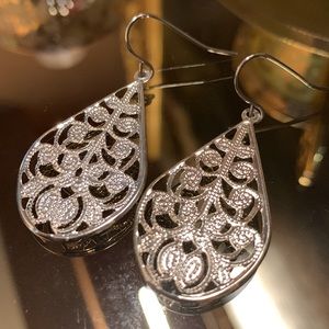 Silver Delicate Teardrop Cutout Earrings